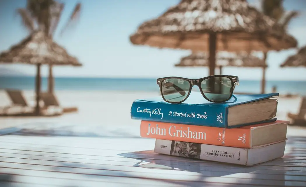 Best Books For Vacation [2024] [MustRead!] Happy Rubin