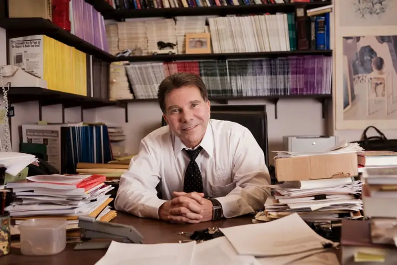 Robert Cialdini’s 6 principles of influence: Simple summary